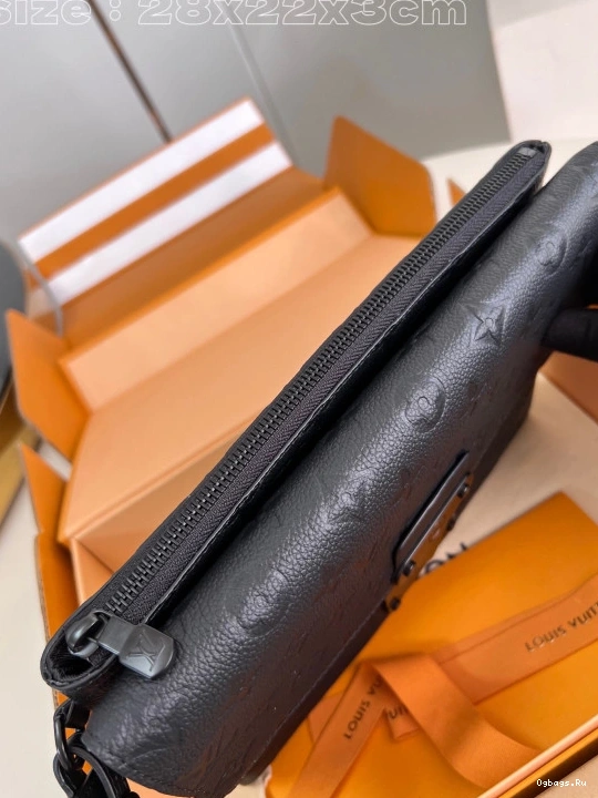 VUITTON S-LOCK LOUIS POCHETTE 0506